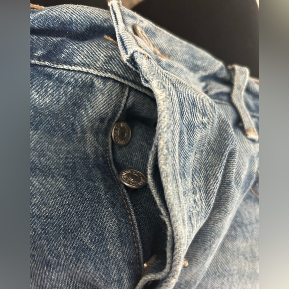 30 CITIZENS OF HUMANITY Shorts - Picture 6 of 8